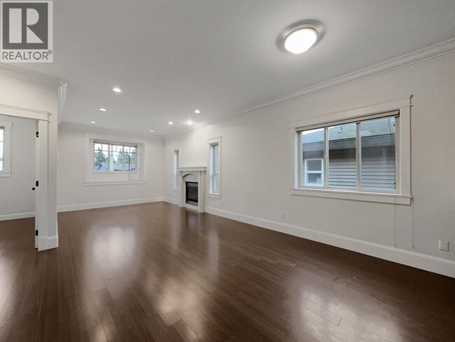 Building Photo - 6975 Dunblane Ave