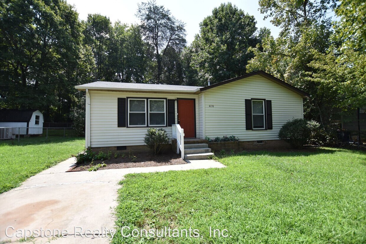 Foto principal - 3 br, 1.5 bath House - 4130 Edgeware Rd.