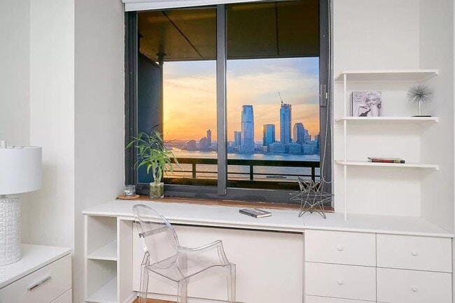 Building Photo - 2 bedroom in NEW YORK NY 10280