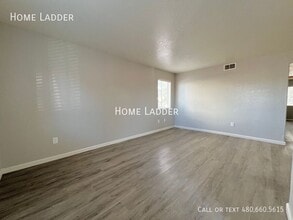 Building Photo - 4961 S Park Ave