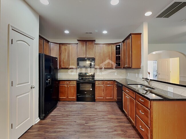 Foto del edificio - 6335 Hove Rd