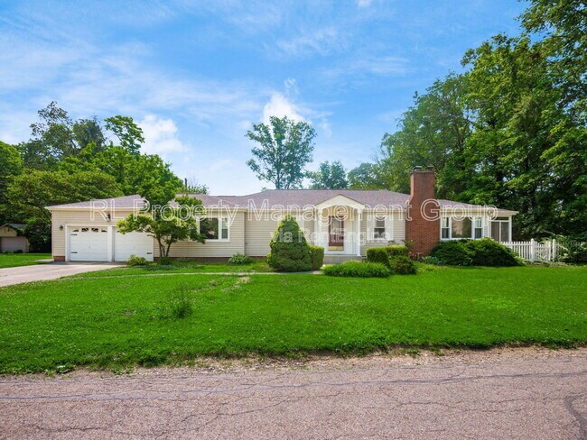 Foto del edificio - 2517 Minerva Lake Rd