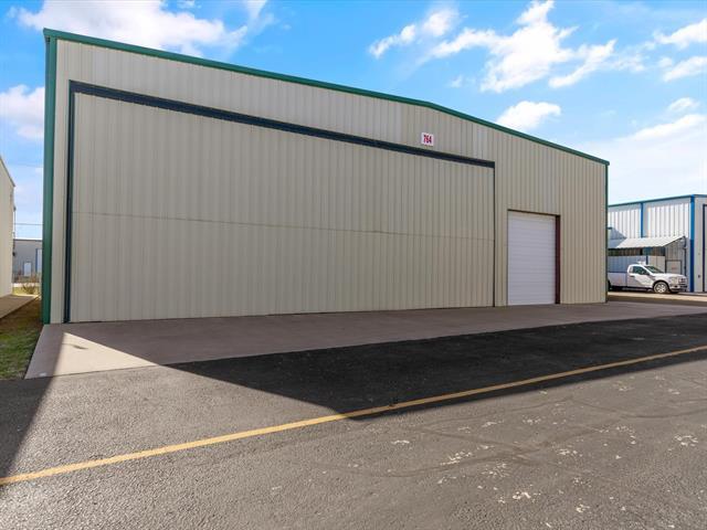 Foto del edificio - 764 Aviator Dr