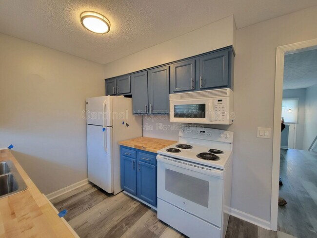 Foto del edificio - 7831 Glen Orchard Dr