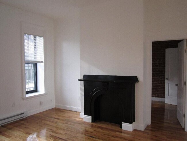 Building Photo - 17 Cortes St