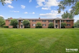 Building Photo - 42266 Woodward Ave