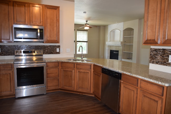 Building Photo - 2320 Clipper Way
