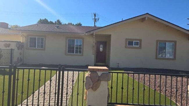 Foto del edificio - House for Rent