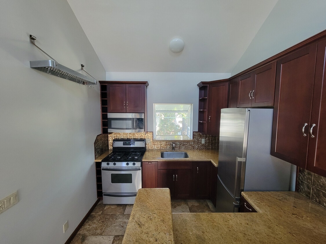 Building Photo - 303 Sherwood Drive