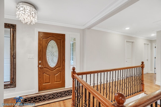 Building Photo - 335 Brookside Ln