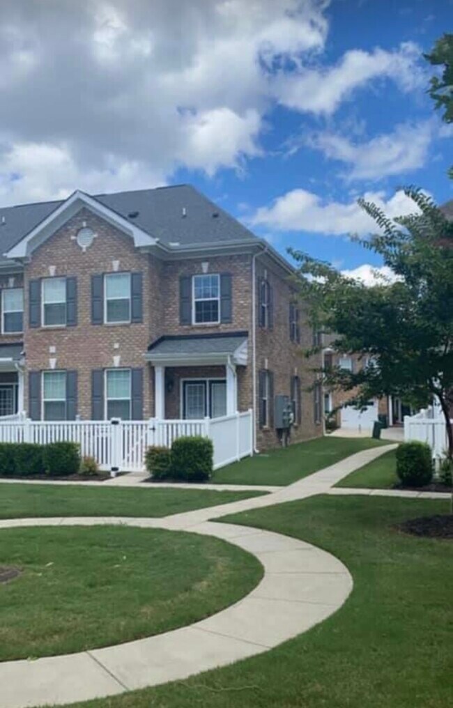 Foto del edificio - 1120 Winsford Ln