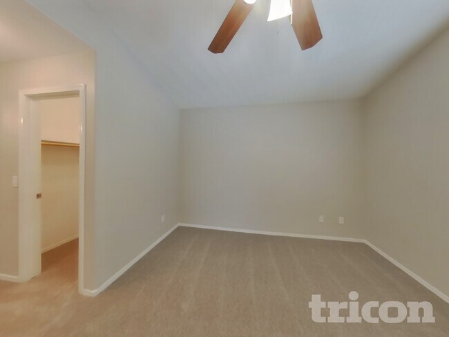 Building Photo - 6837 W Gary Way