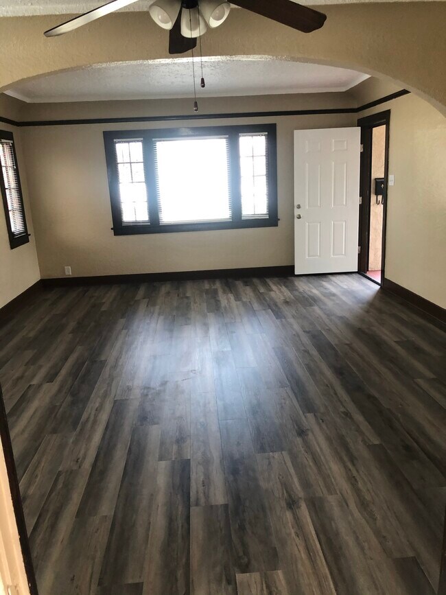 Foto del edificio - 2468 Sonoma St