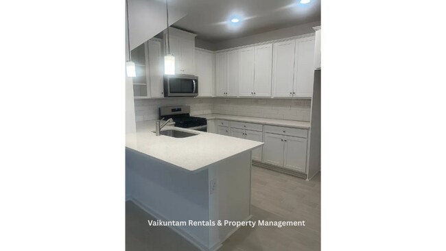 Foto del edificio - 563 Cherry Elm Dr
