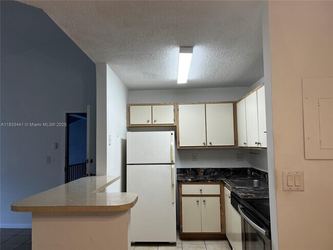 Foto del edificio - 7090 NW 179th St
