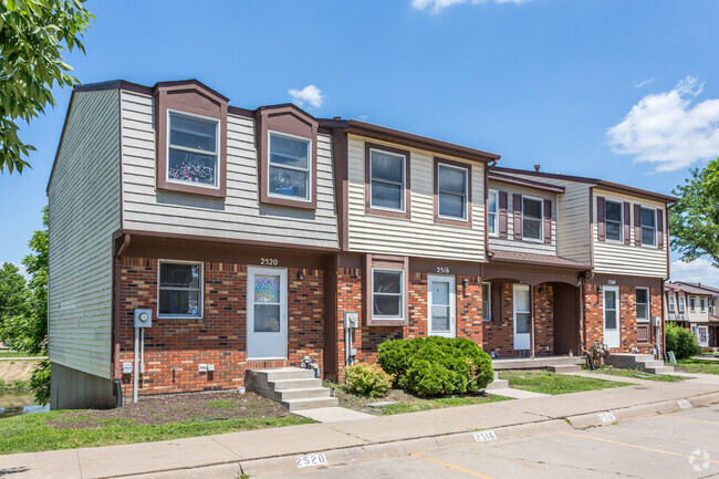 Building Photo - Walden Ridge Townhomes