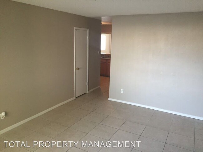 Building Photo - 4 br, 2 bath House - 405 Princess Ave