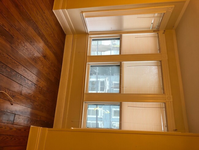 Building Photo - 236 Green St