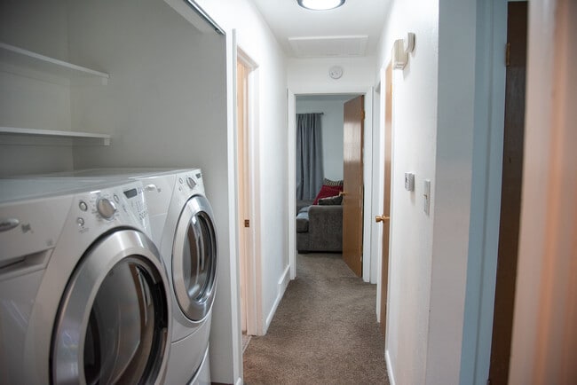 Foto del edificio - 9 Paramount Pkwy