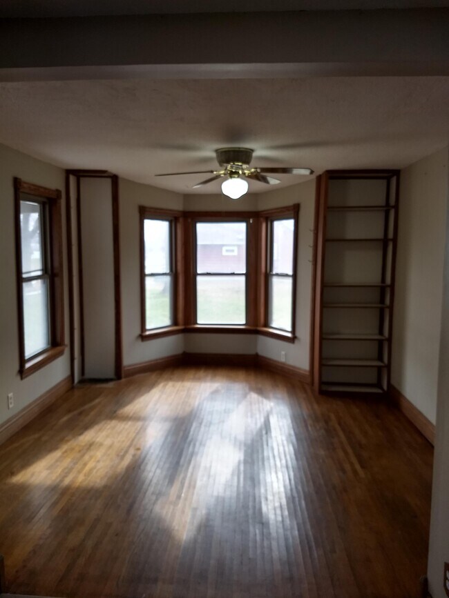 Building Photo - 143 N Pierce St