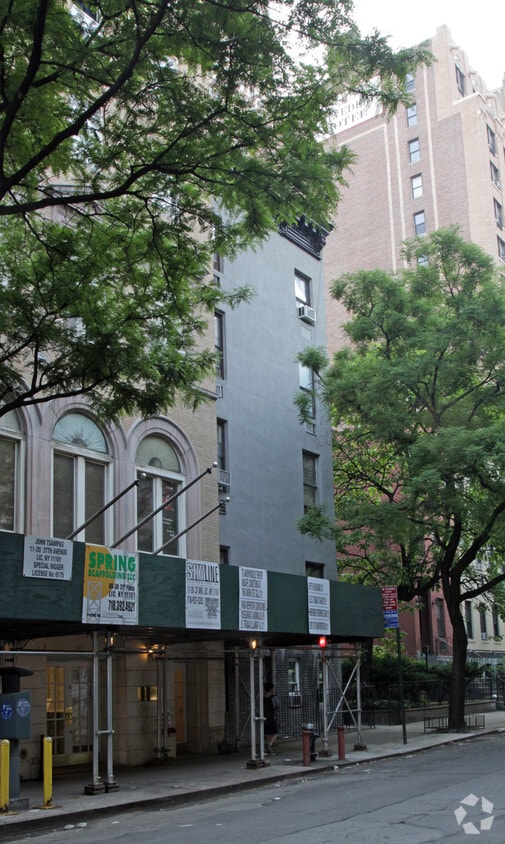 Exterior 2 - 345-347 W 48th St