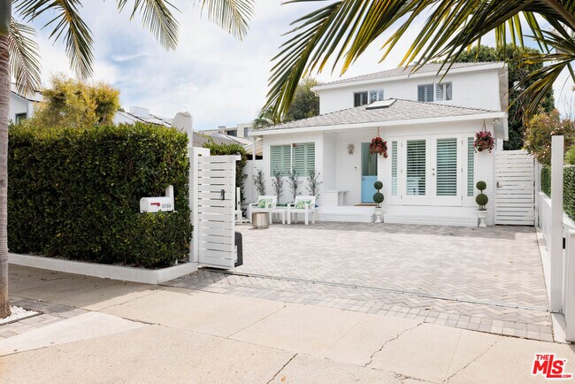 Foto del edificio - 3739 Barry Ave