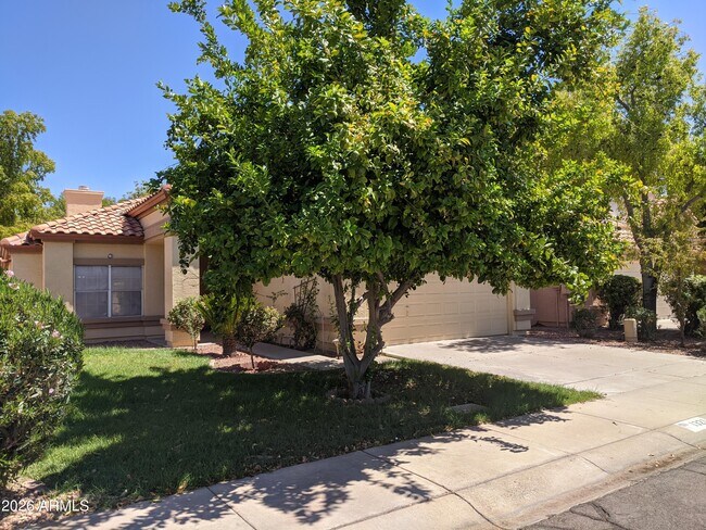 Building Photo - 1321 N Jamaica Way