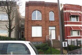 Building Photo - 2717 W Congress Pky