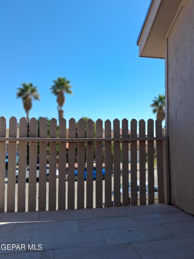 Building Photo - 3119 Voss Dr