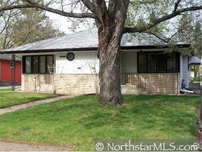 Building Photo - 4441 Unity Avenue North