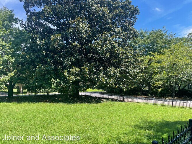 Building Photo - 3 br, 2.5 bath House - 185 Crestview Circle