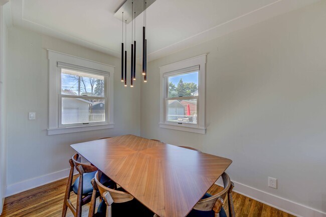 Foto del edificio - 2044 Morgan Ave