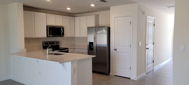 Building Photo - 8226 SW 67th Ave