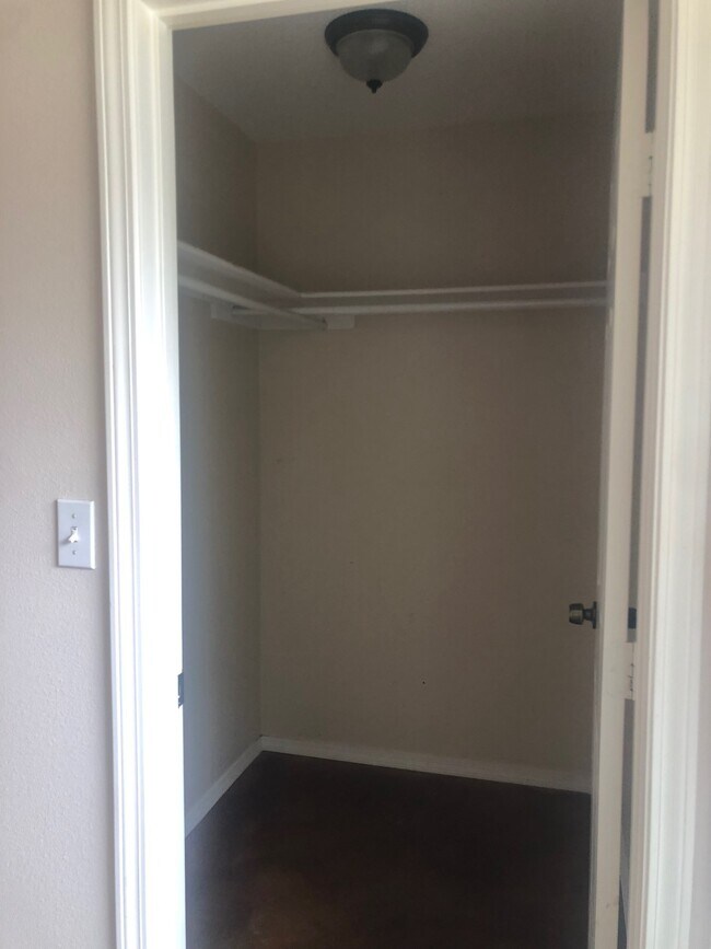 Foto del edificio - 1521 E Lawrence St