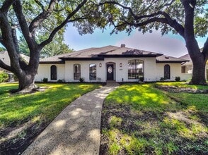 Building Photo - 6650 Lovington Dr