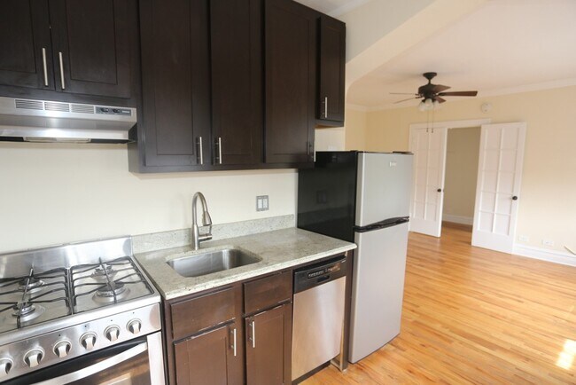 Foto del edificio - 4742 N Hermitage Ave
