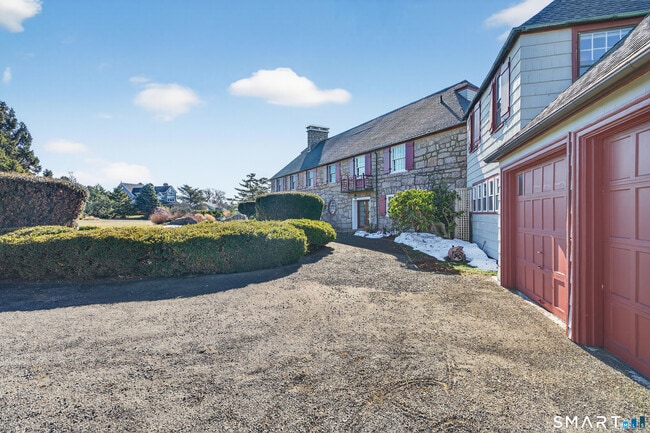 Building Photo - 39 Vineyard Pl