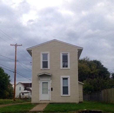 Primary Photo - 11 E Southern Ave