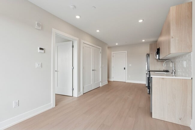 Interior Photo - The Lyle on Broad