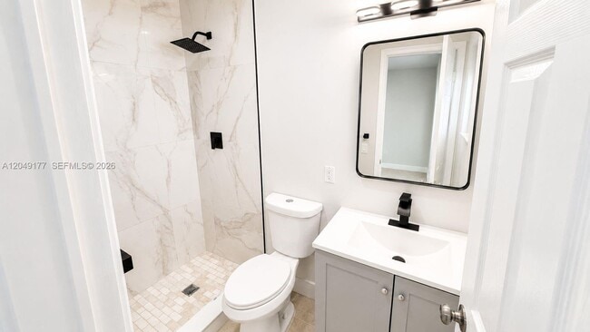 Photo - 2332 Roosevelt St (Hollywood, FL) Apartment