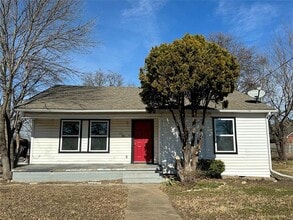 Building Photo - 717 E Lamberth Rd