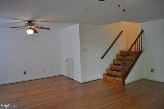 Building Photo - 14220 Jib St