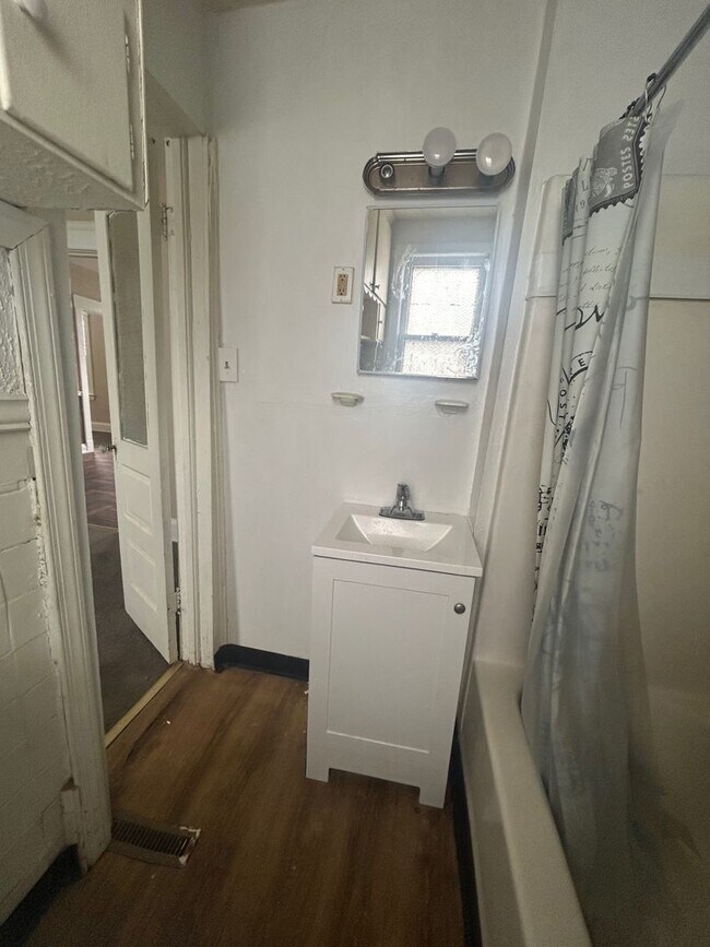 Foto del edificio - 2798 E 119th St