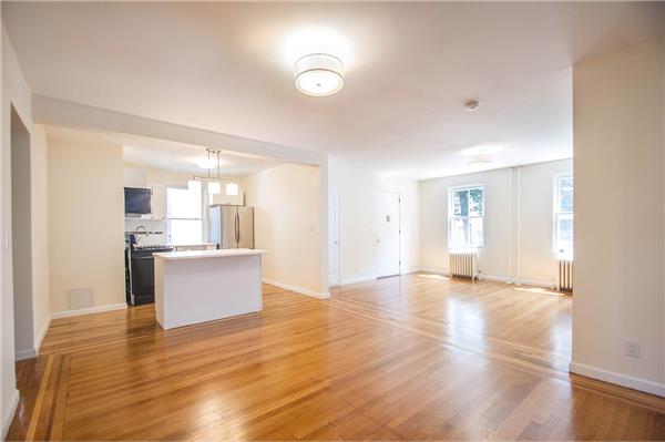 Foto del edificio - 3447 Knox Pl