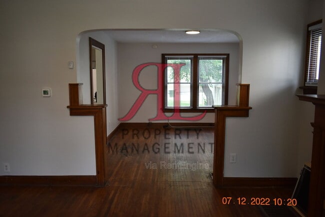 Building Photo - 765 E Deshler Ave