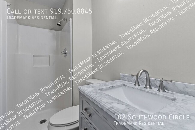 Foto del edificio - 102 Southwood Cir