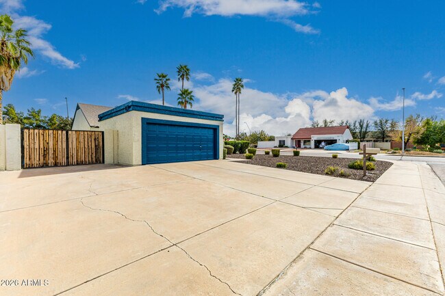 Building Photo - 7253 S Alder Dr