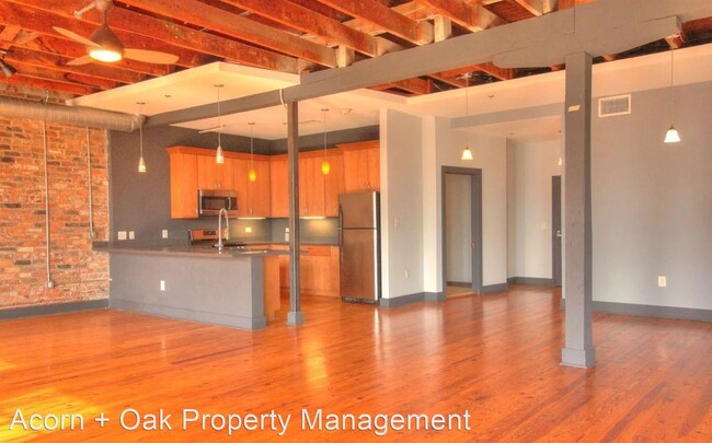 Building Photo - 107 E Parrish St