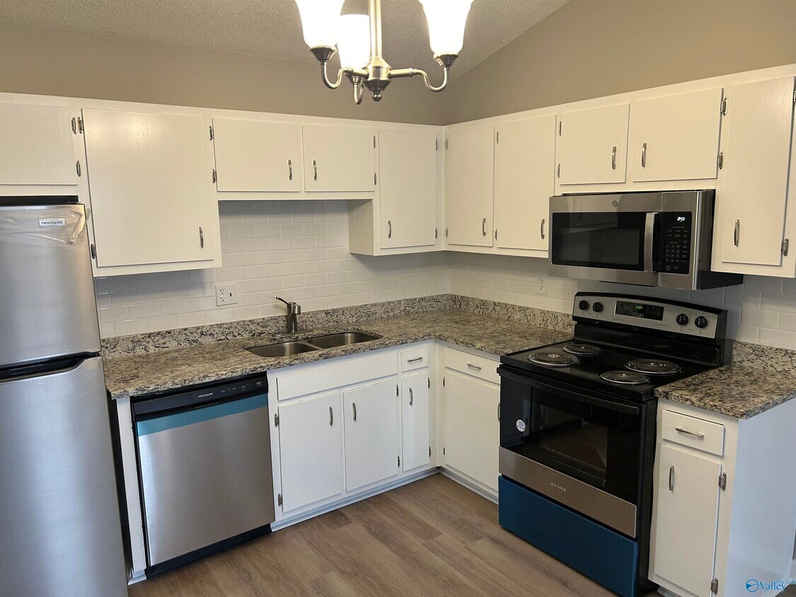 Primary Photo - 3701 Squaw Valley Dr SW