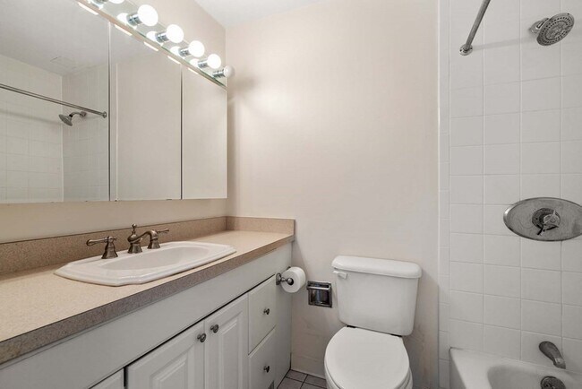 Foto del edificio - 60 Babcock St